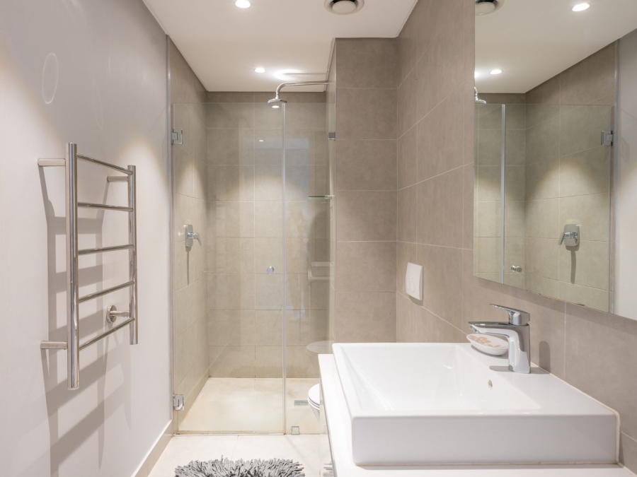 To Let 1 Bedroom Property for Rent in Green Point Western Cape